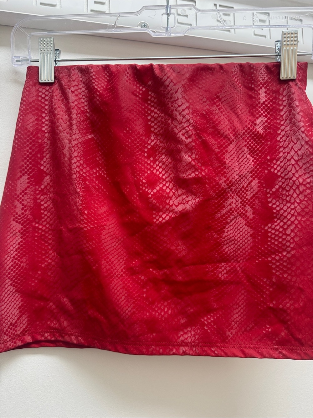PrettyLittleThing Red Snake-Print Mini Skirt
